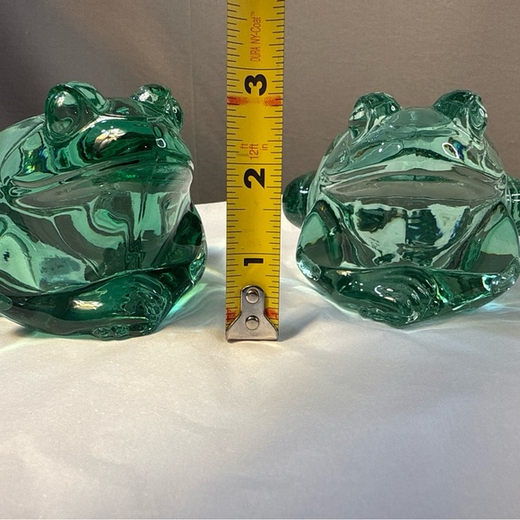 Green Indiana Glass Frog Figurines - Picture 11 of 13